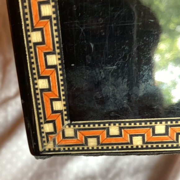 Vintage Tusker Cigar Humidor - Picture 5 of 7